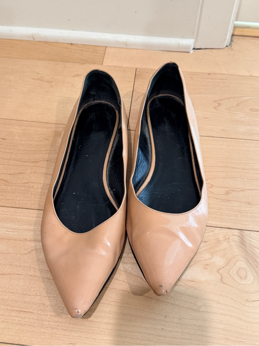 Saint Laurent Nude Patent Leather Pointed-Toe Flats